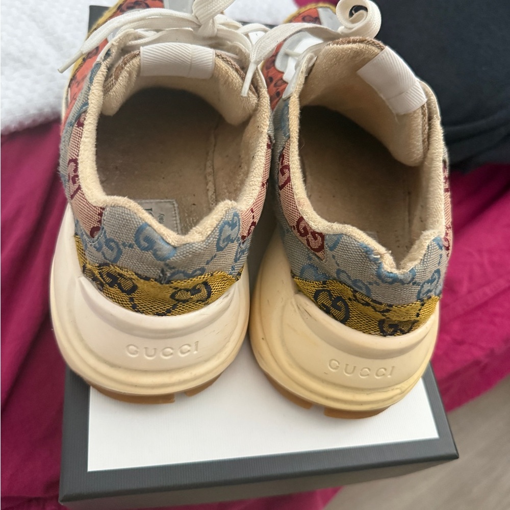 Mans Colorful Logo Sneakers - Picture 4 of 6